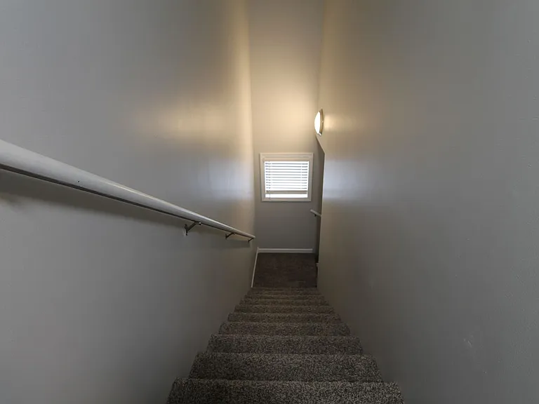 The Warwick of Norfolk. Now leasing updated 1, 2 bedroom apartments and 3 bedroom townhomes! — Photo 36