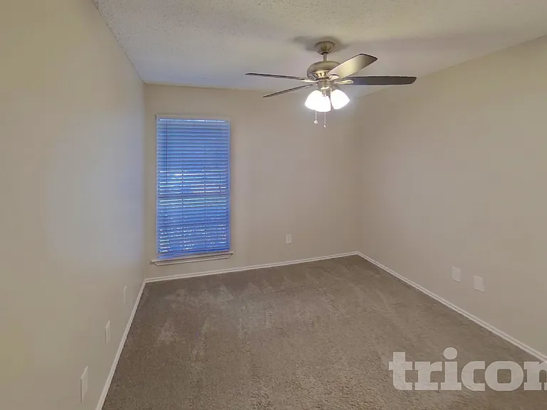 3910 Lillie St — Photo 11