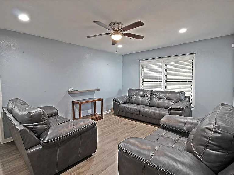 7509 Elm St — Photo 8