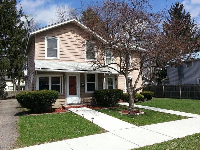 1st image of 122 Sayre St #B