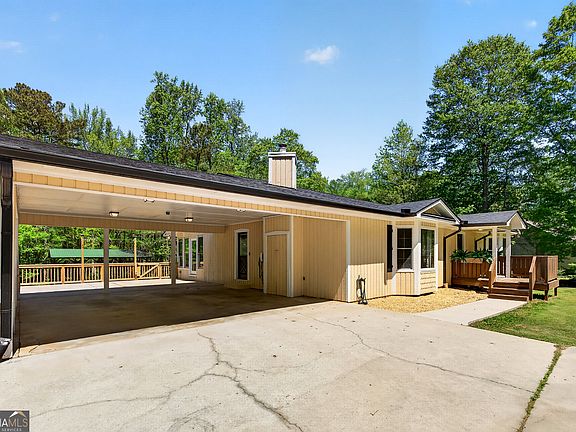 3rd image of 208 Thompson Rd