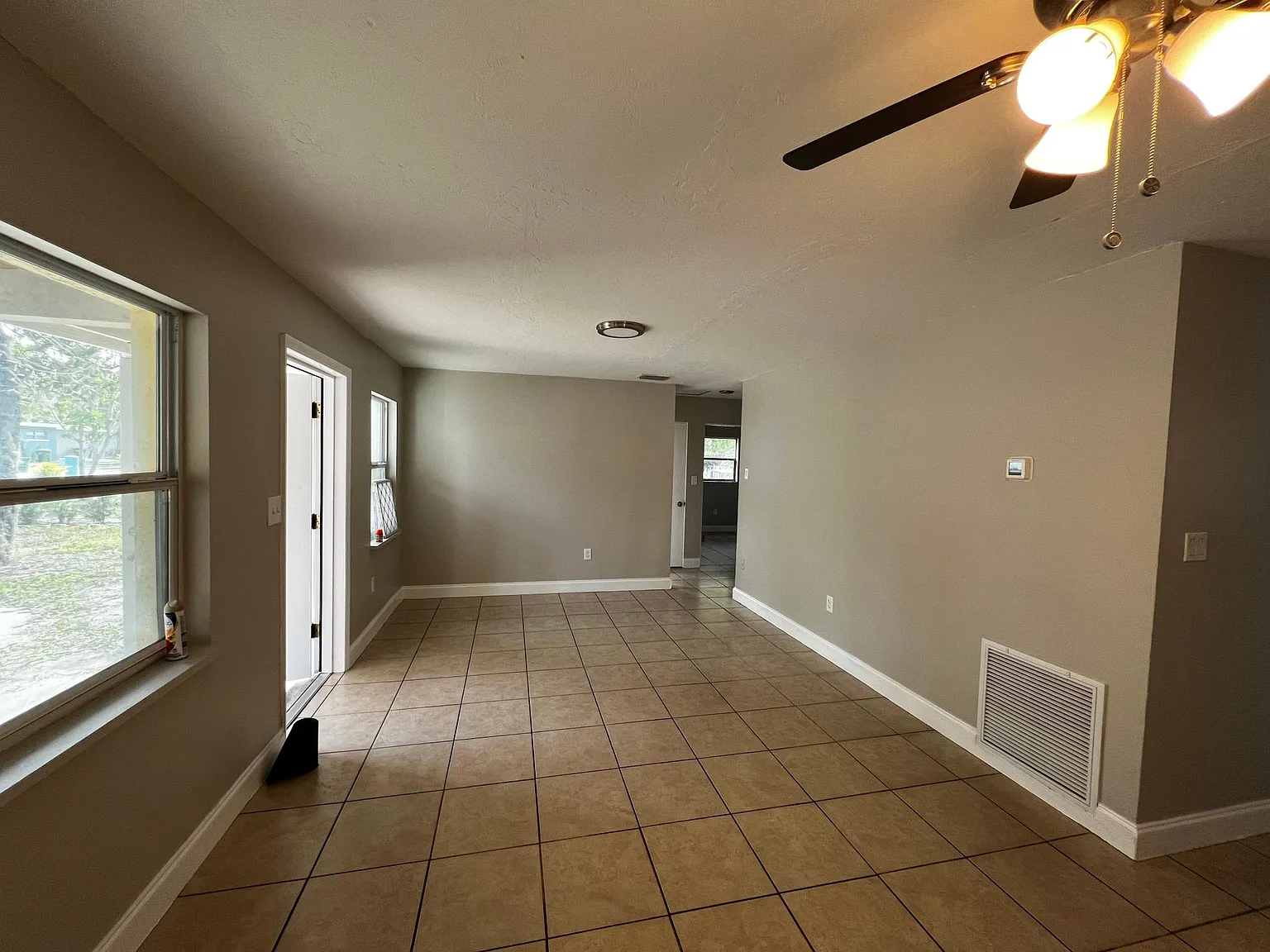 3015 Leon Ave — Photo 2