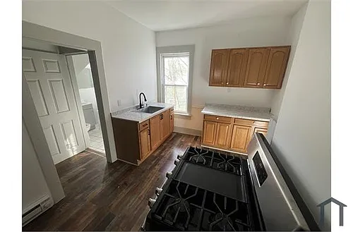 40 Garnet St Photo 1