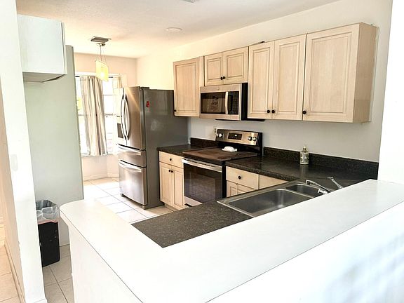 4th image of 7139 Woodmont Way