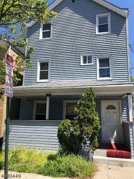 2nd image of 751 W Grand Ave