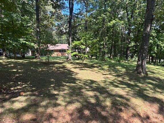 5th image of 706 Hickory Ln SW