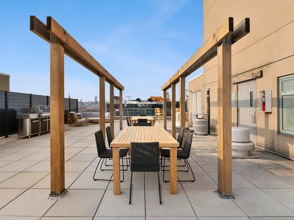 440 Kent Avenue image 10 of 13