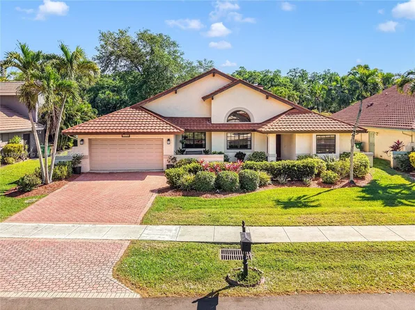 1520 E Oak Knoll Cir, Davie, FL 33324