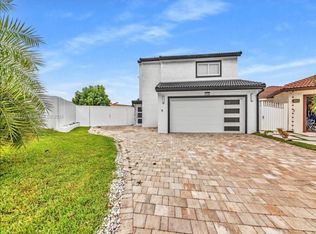 1198 SW 133rd Place Cir, Miami, FL 33184