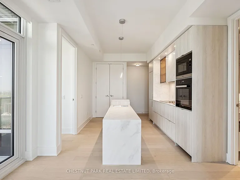 11 Yorkville Ave #4302 — Photo 10