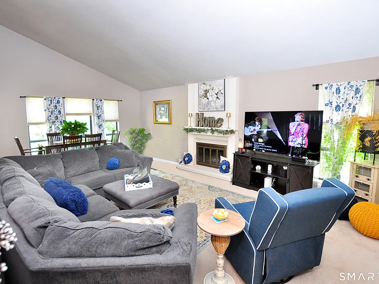 16 Applewood Ln #16 — Photo 6