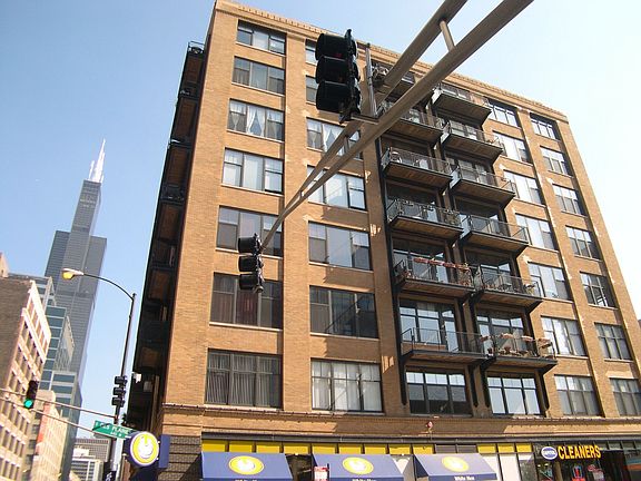 Terrific West Loop Location