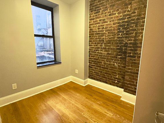 3rd image of 54 Maujer St APT 8A