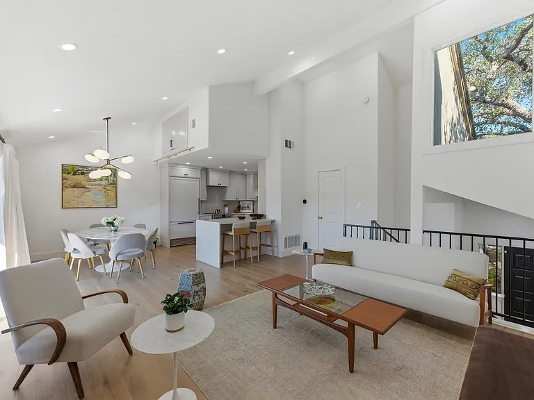 1821 Westlake Dr #105 — Photo 4