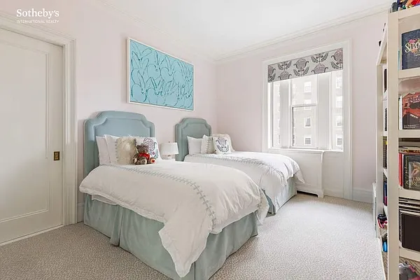 Sold by Sotheby's International Realty | media 11