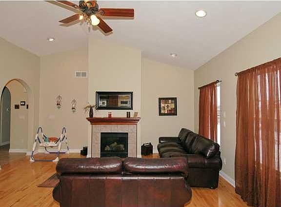 2nd image of 1601 Dogwood Ct SW