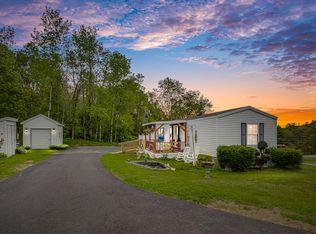 1121 Lewiston Rd, Topsham, ME 04086