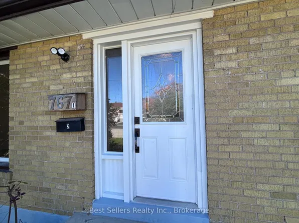 767 Gaspe Ave, Oshawa, ON L1J 1C8