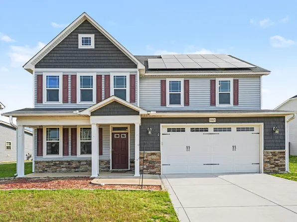 1665 Man O War Dr, Hope Mills, NC 28348