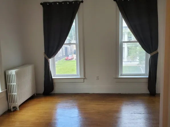 1338 Main St #5, Dubuque, IA 52001