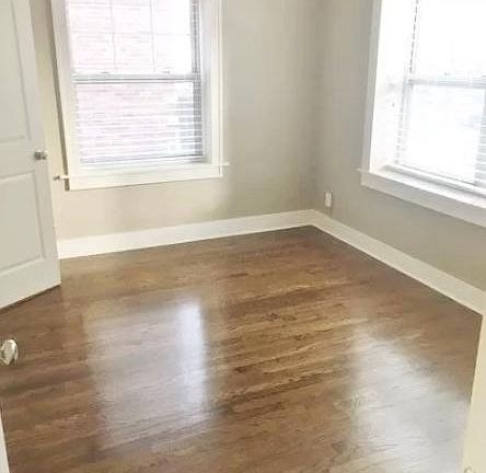 3rd image of 708 W 48th St APT 205