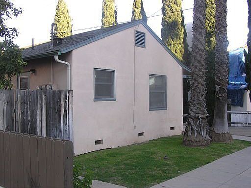 2nd image of 2314 De La Vina St APT E