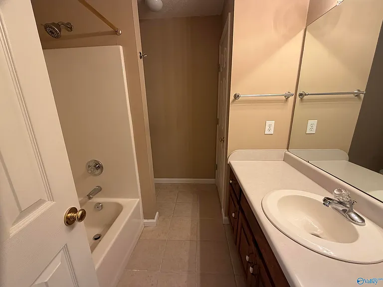1524 Forestview Dr SW — Photo 24