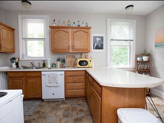 5th image of 405 E 2nd St #A