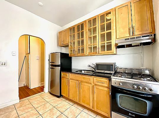 3rd image of 770 Saint Marks Ave APT 4I