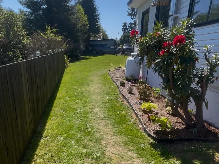 1398 Oregon Ave — Photo 20