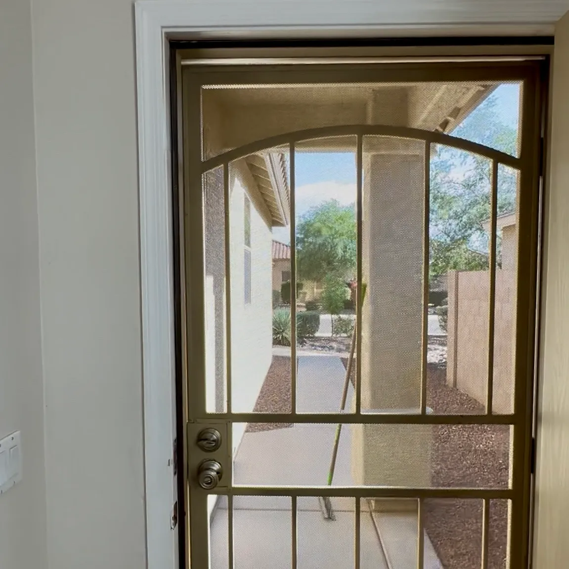 12732 W Glenrosa Dr — Photo 2