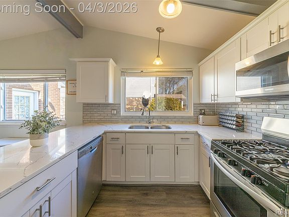 5th image of 7016 Longwood Rd