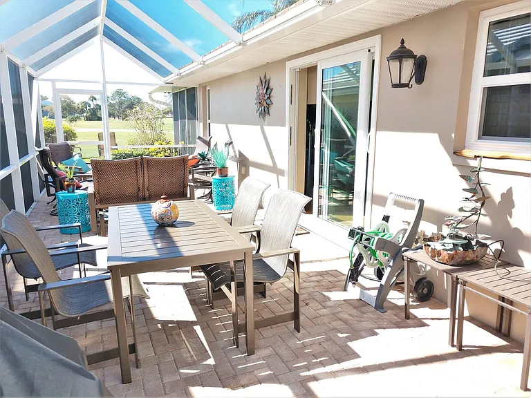 540 Clubside Cir — Photo 22