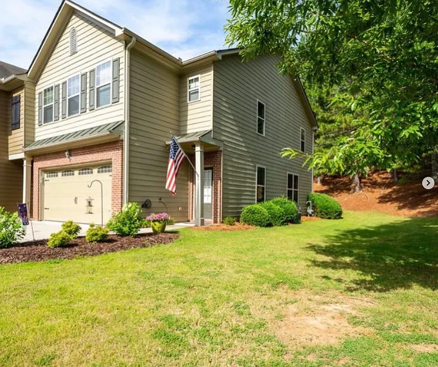 120 Sunset Ln