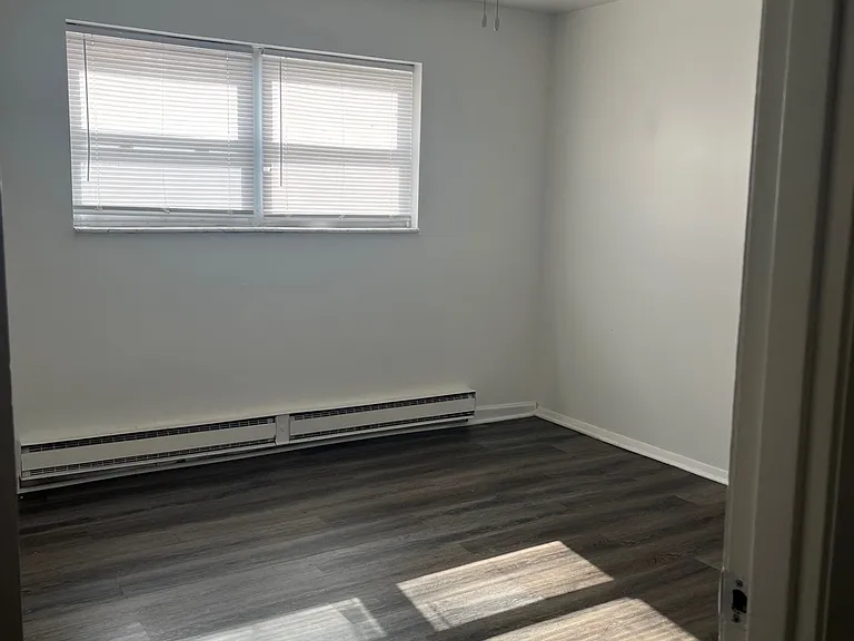 499 Ivy Ln #15 — Photo 4