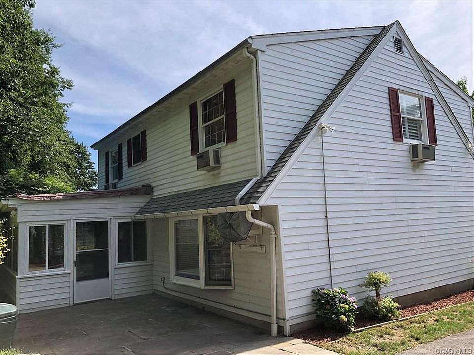 2nd image of 64 Mountaindale Rd