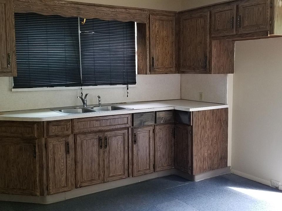 2nd image of 1064 Georgia Ave