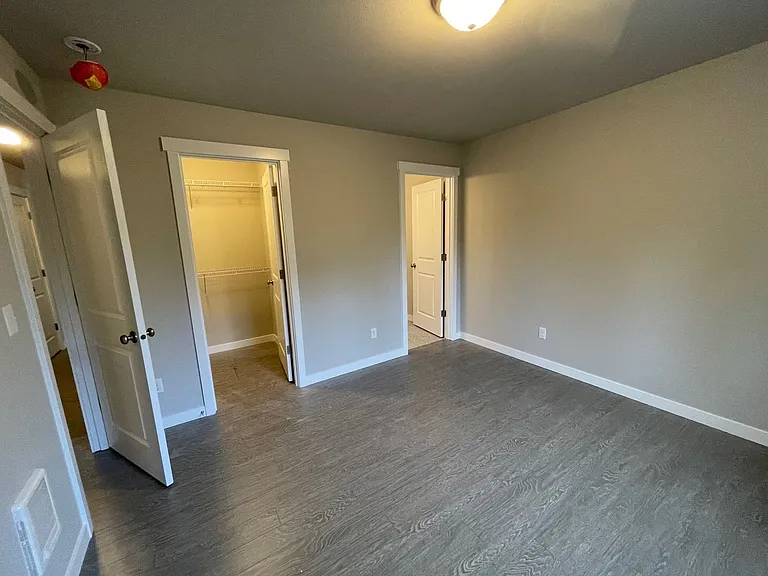 211 Jefferson Ave NW #A — Photo 9