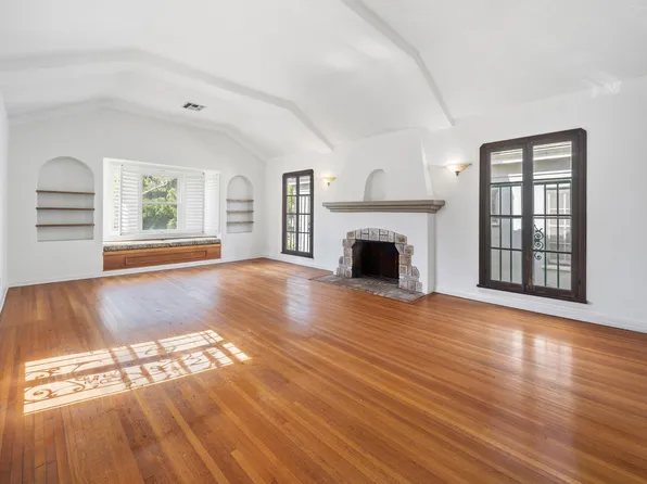 166 N Arnaz Dr, Beverly Hills, CA