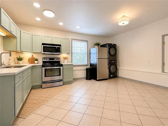 1st image of 1039 4th St