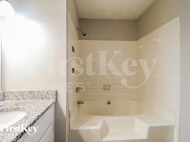 732 Harness Ct — Photo 11