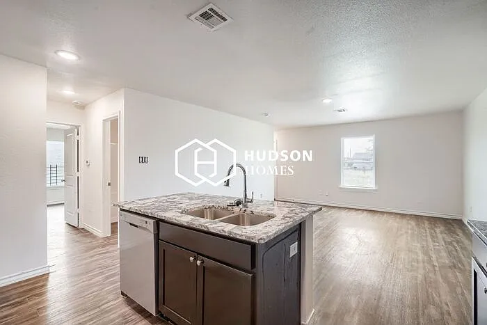 808 Walnut Ave — Photo 6