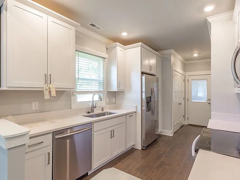1025 Peachtree St — Photo 4