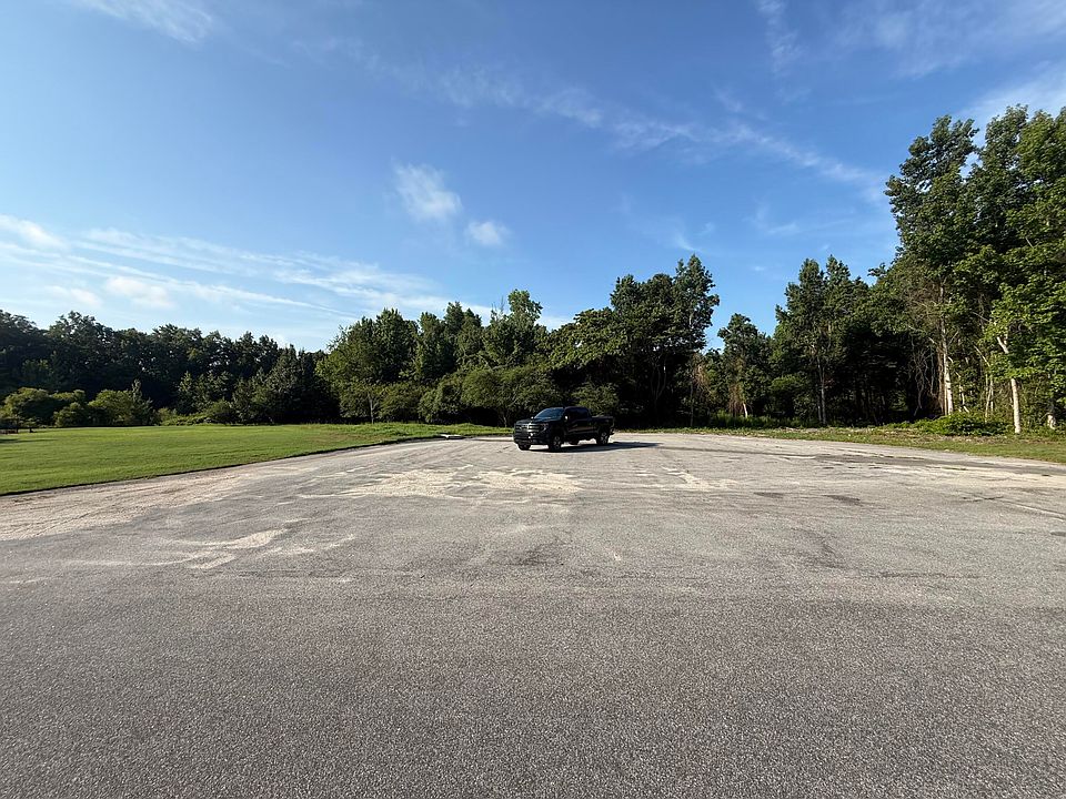 2nd image of 1402 Loblolly Dr