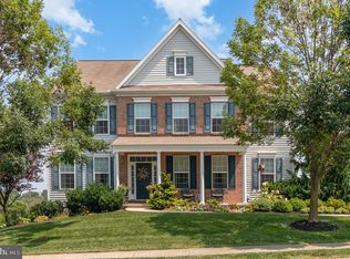 2748 Meadow Cross Way, York, PA 17402