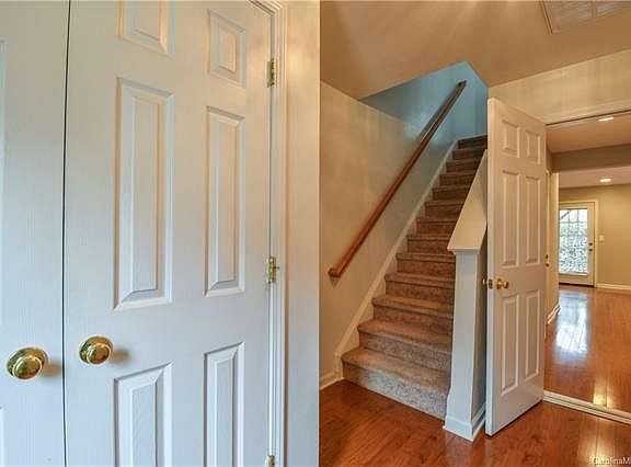 3rd image of 116 Rock Ridge Ln