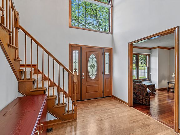 4th image of 402 Cambria Ct