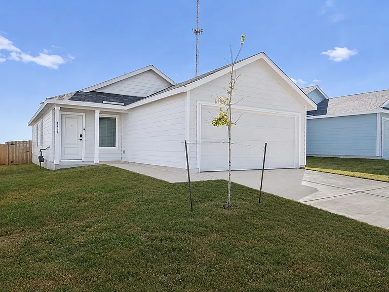 1527 Tiptop Mdw — Photo 24