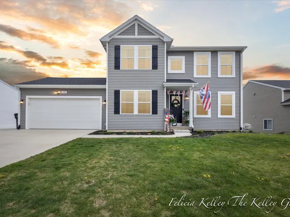 560 Pioneer Trl, Cedar Springs, MI 49319