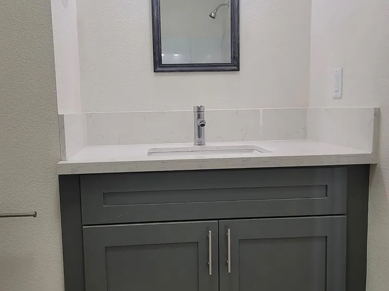 721 Pine Ave #1 — Photo 7
